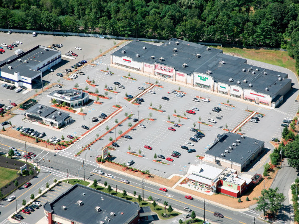 Commercial retail plaza in Wilmington MA Staples, Dollar Tree, Advance Auto Parts, Chilli's